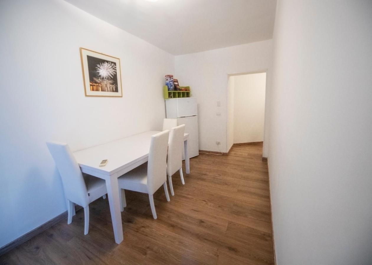 Rooms In Shared Apartment - City Center Catane Extérieur photo
